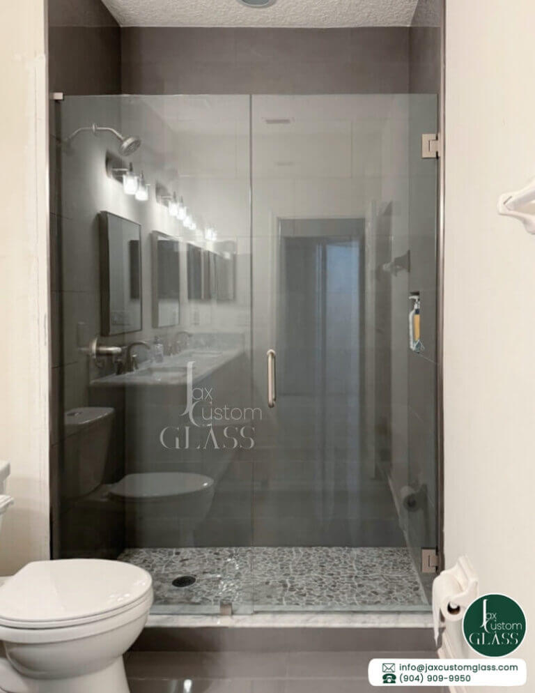 In line frameless shower enclosure with swing door 4