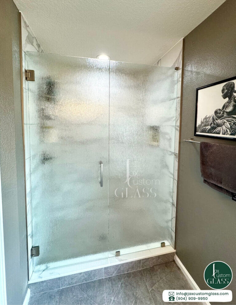 In line glass enclosure with rain textured glass